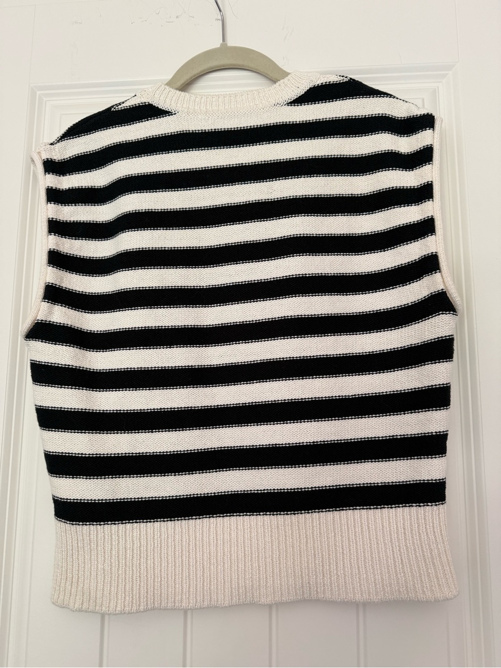Veronica Beard Black and Off White Striped Sleeveless Crew Sweater - Picture 2 of 7